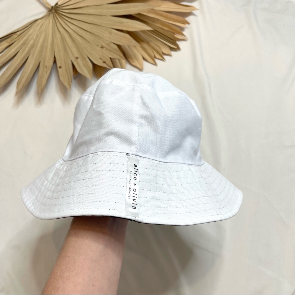 Alice + Olivia Reversible Floral Daisy Sunflower White Black Bucket Sun Hat Cap - Picture 6 of 7